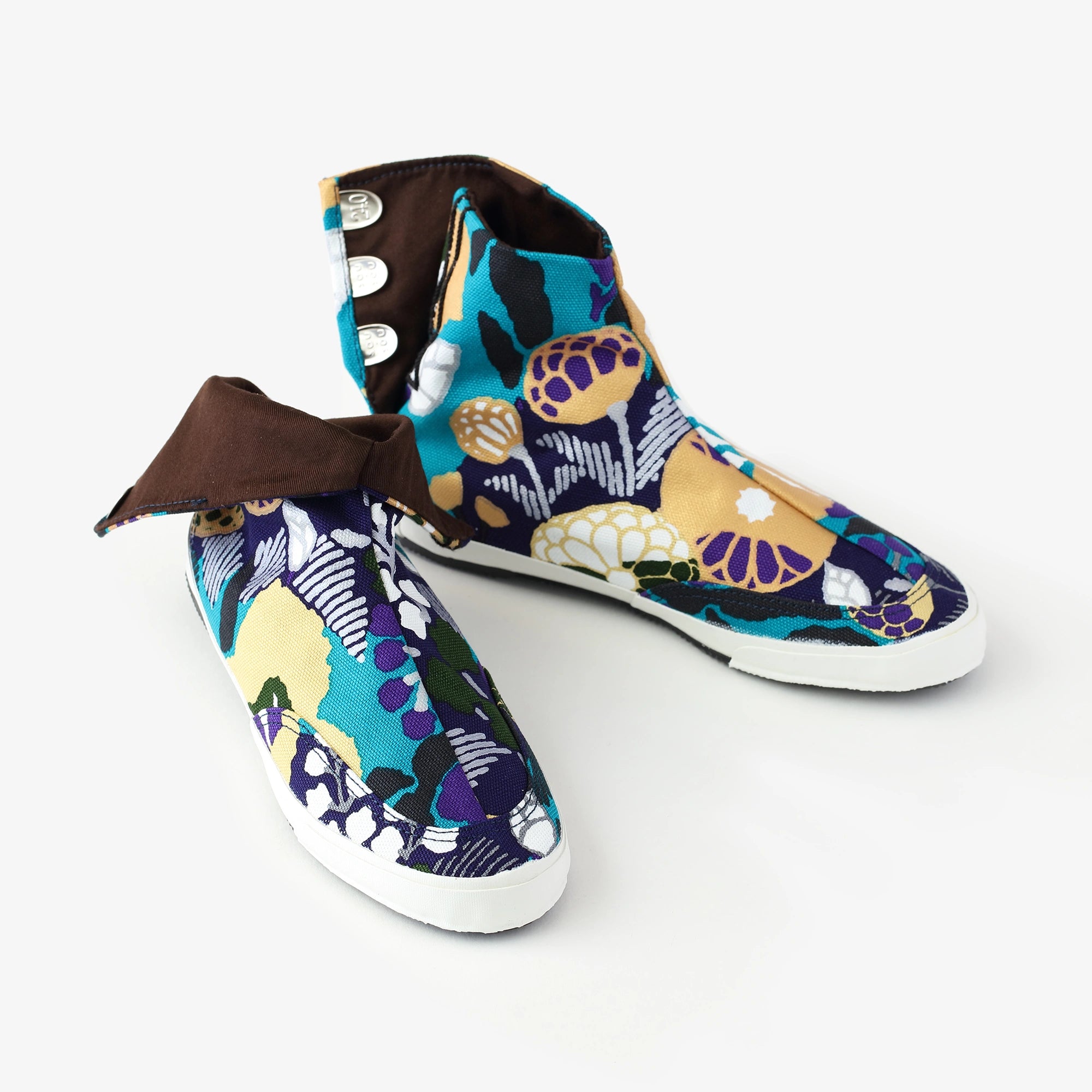 Round Toe Tabi Shoes / Elegance