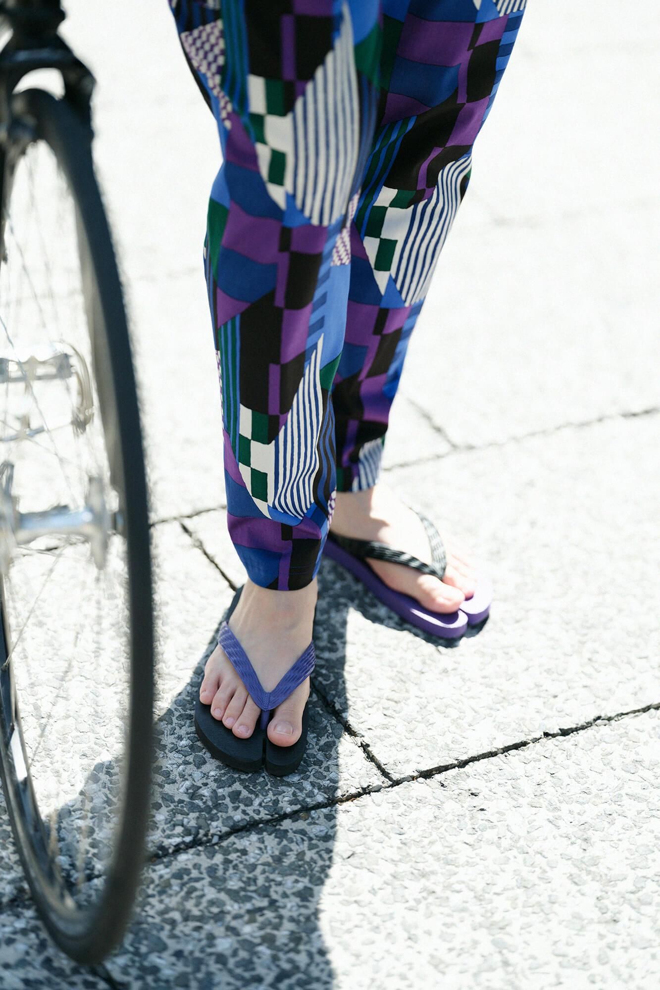 Tabi Sandals / Black×Iris Color