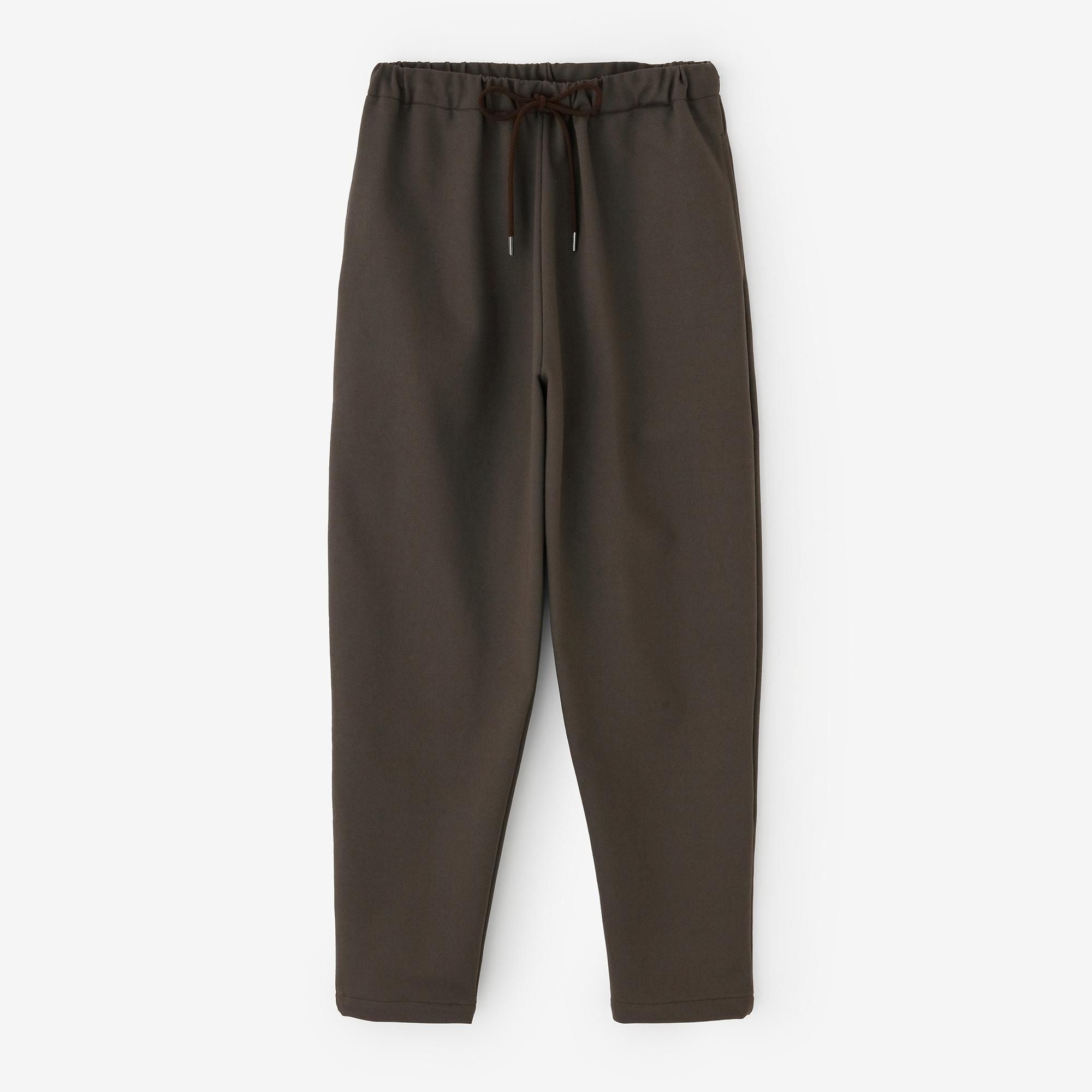 【net限定】インレイジャージー イージーテーパードパンツ／ブラウン