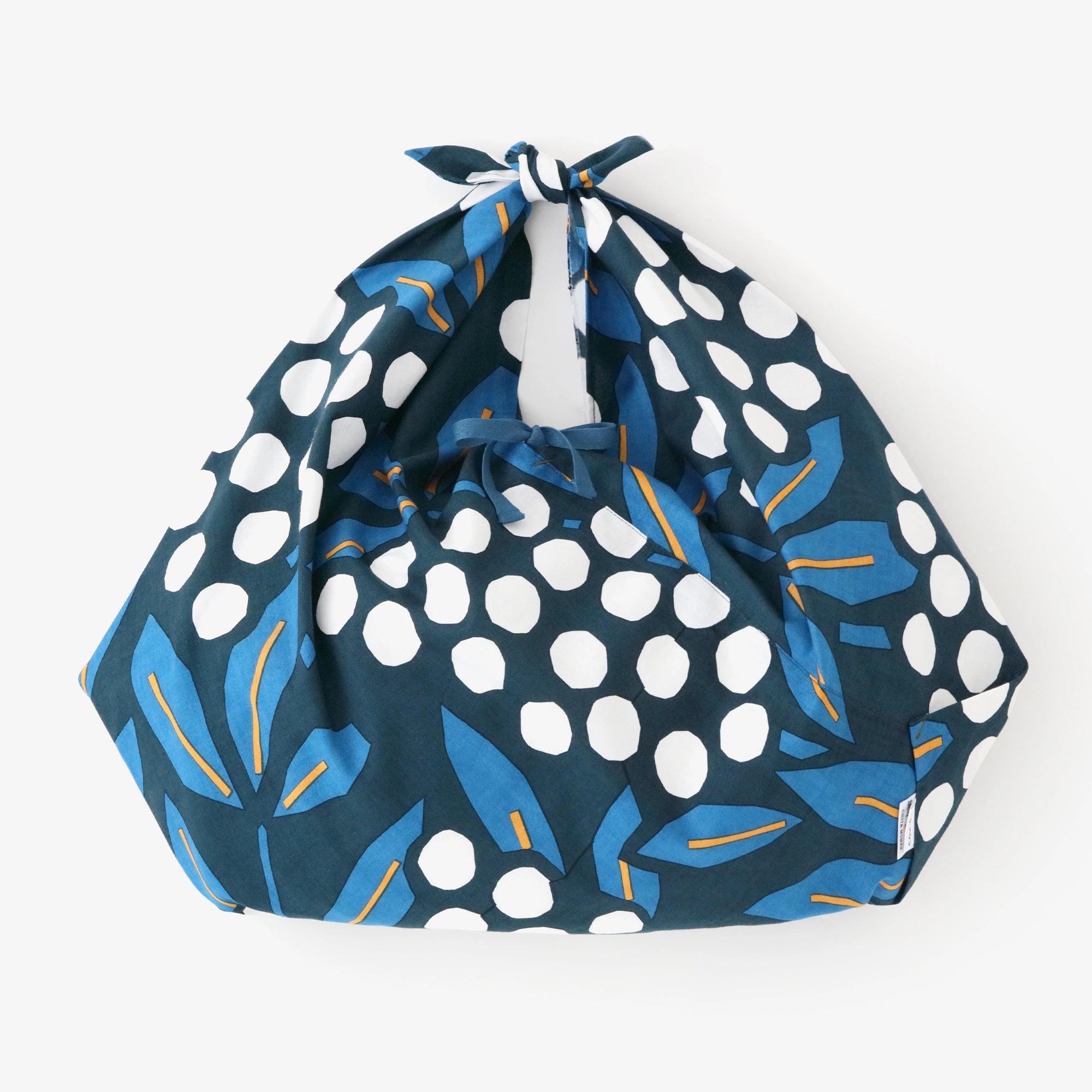 知多木綿 20/20 小巾折 穏（こはばおり おだやか）／南天竹（なんてんちく）