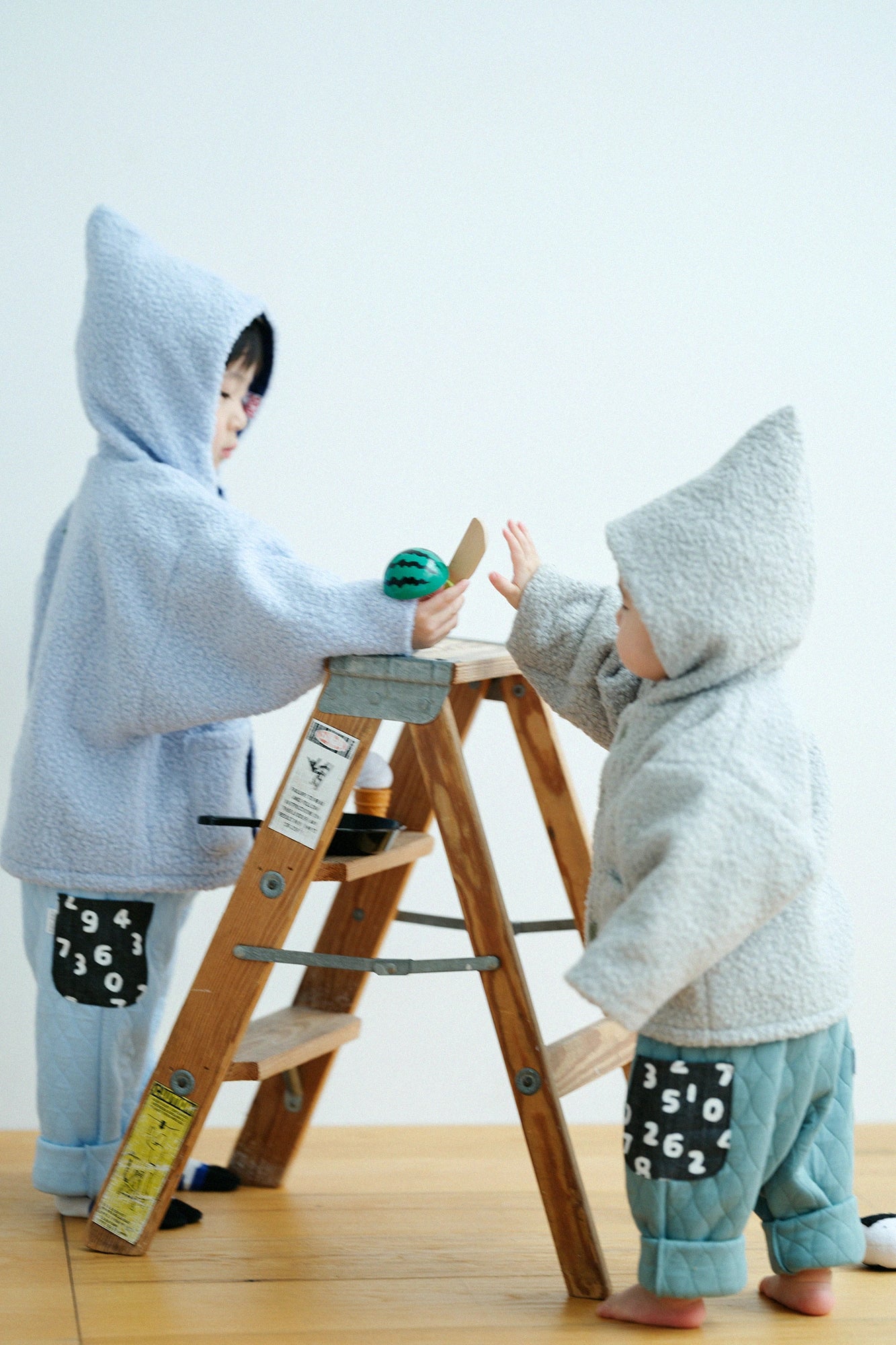 ●ボア ずきんこどもじりそで／あおみどりいろ×さえずり はっこう